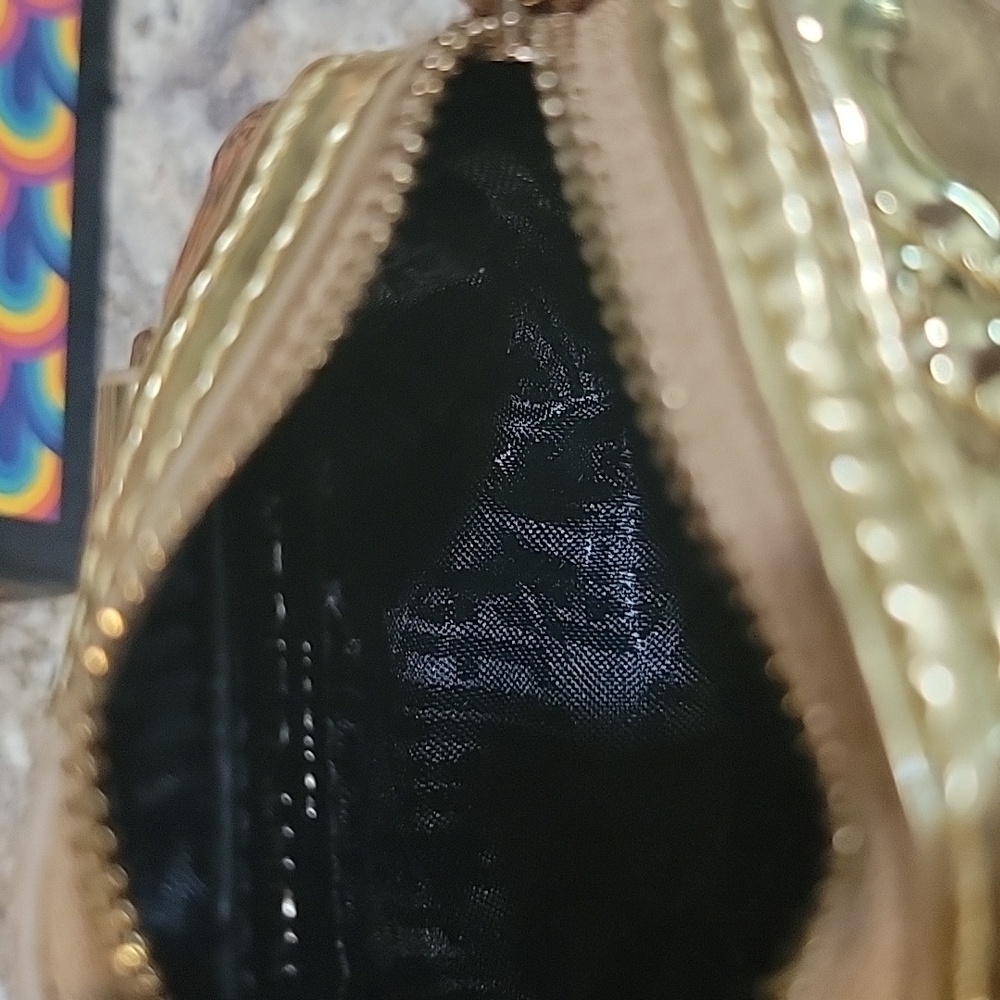 Kurt Guiger NWT kensington boston charm - Picture 7 of 7